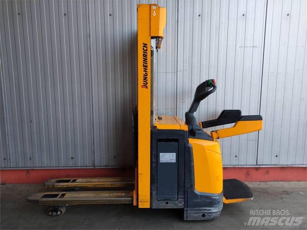 Jungheinrich ERC214Z Pedestrian stacker