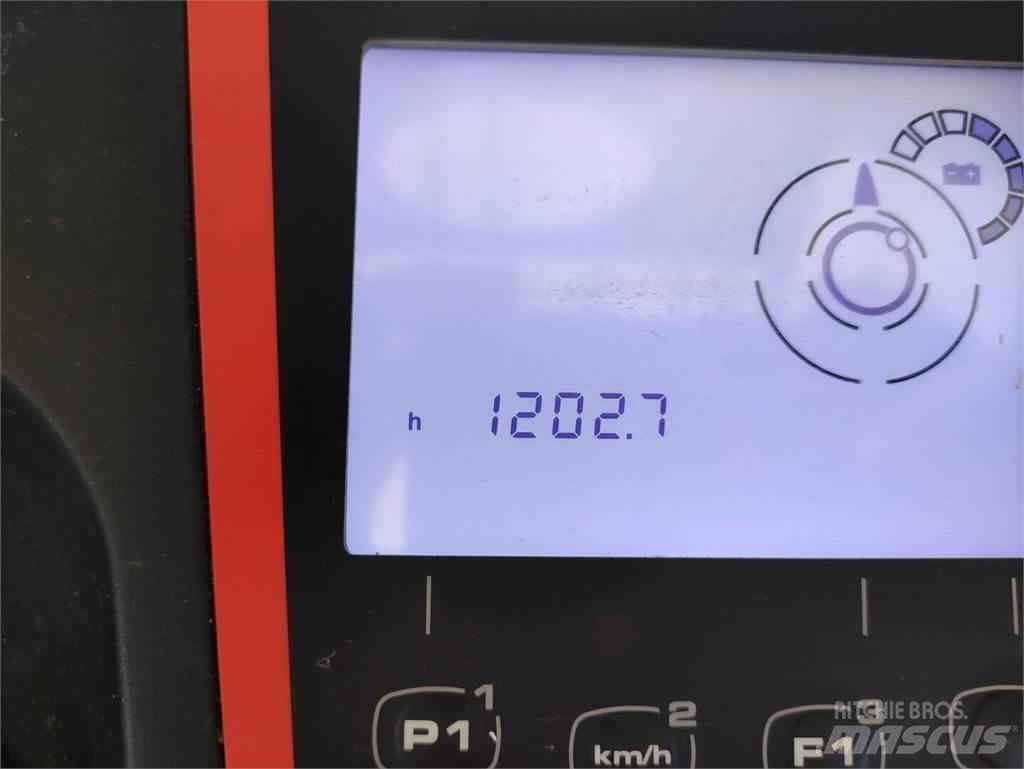 Linde V10-02 High lift order picker