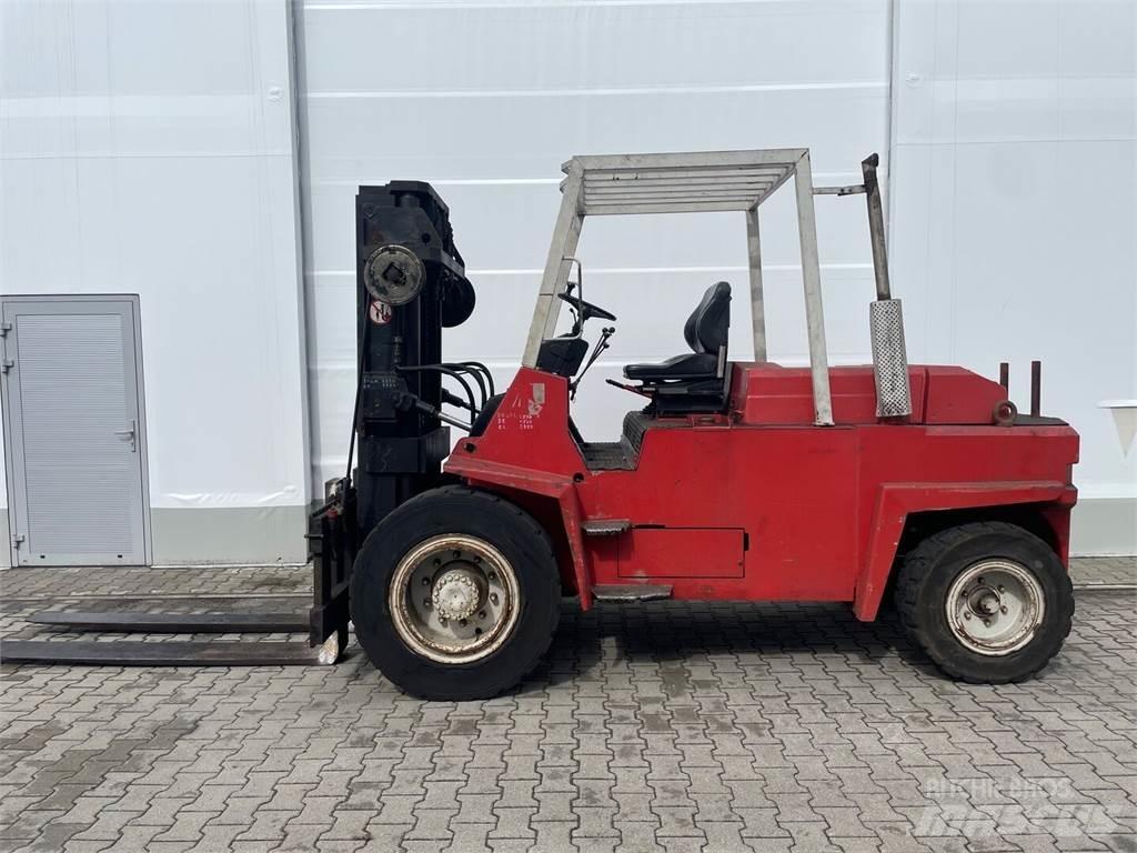  O&amp;K V80 Diesel trucks