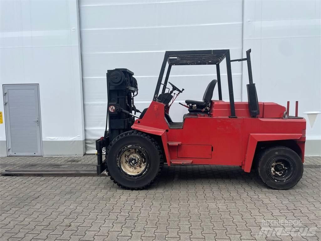  O&amp;K V80 Diesel trucks