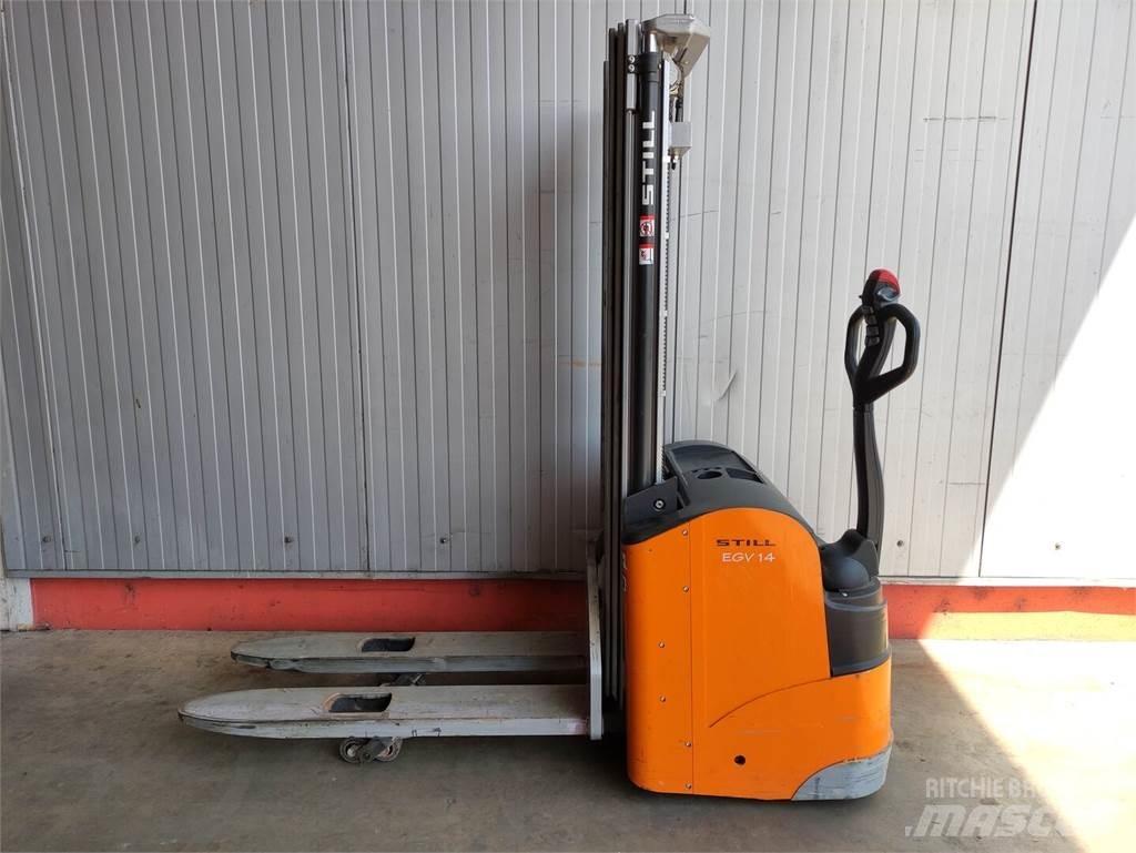 Still EGV 14 Pedestrian stacker