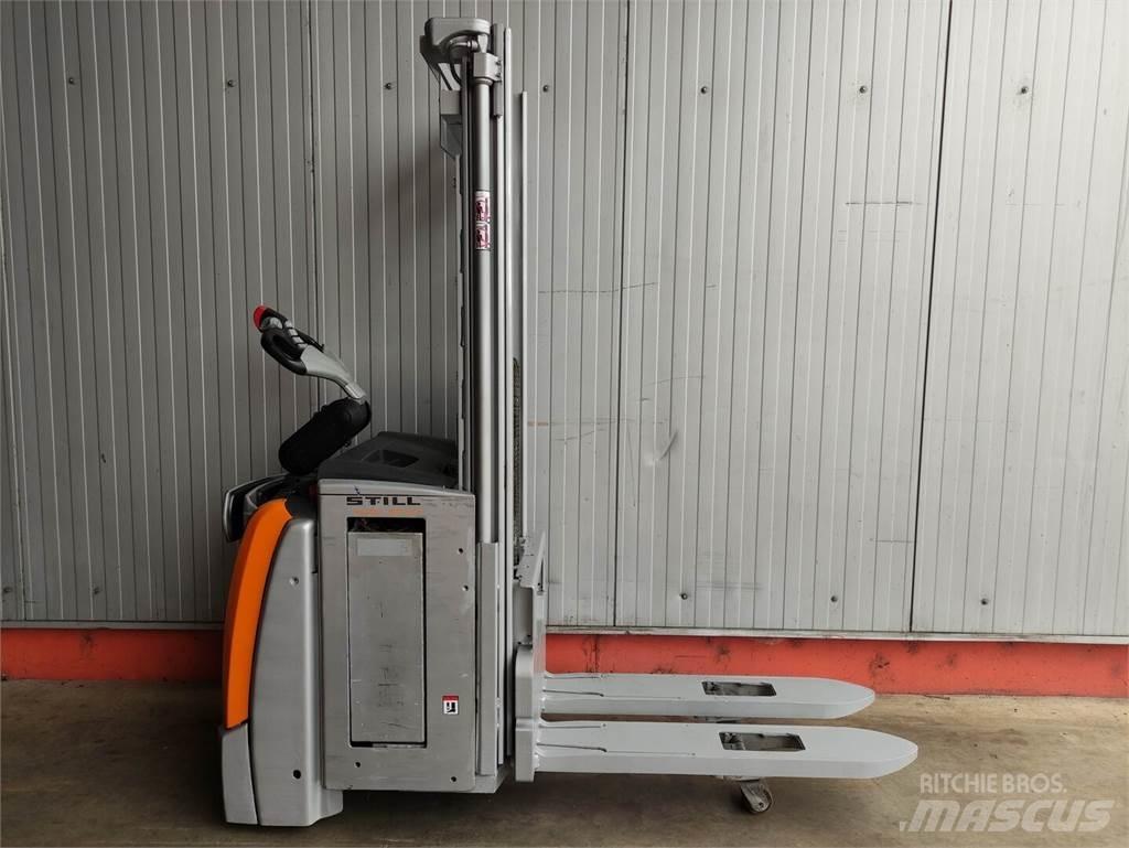 Still EXV-SF20i Pedestrian stacker