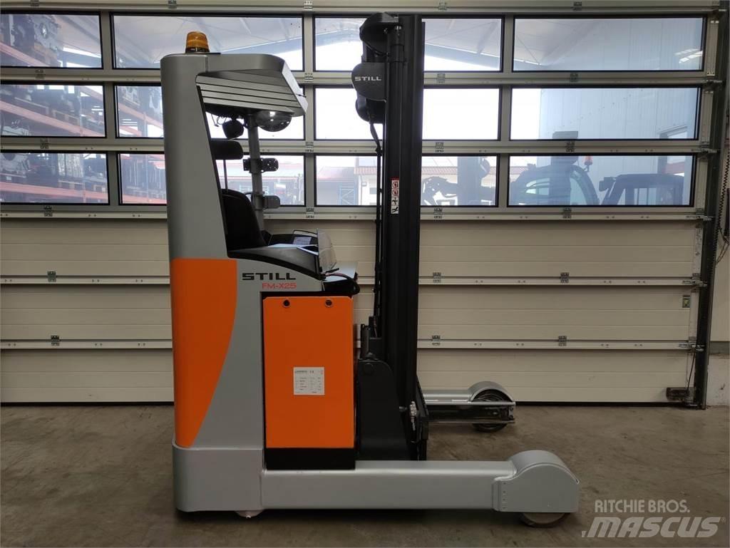 Still FM-X-25 (LACK NEU) Reach trucks