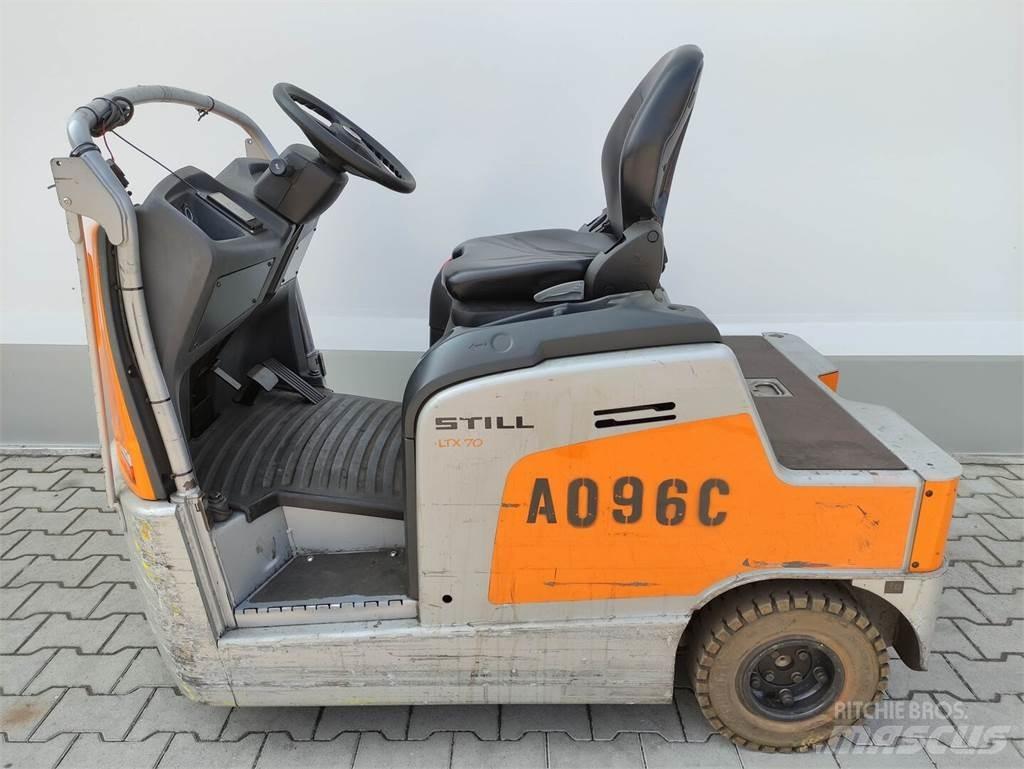 Still LTX-70 Towing trucks
