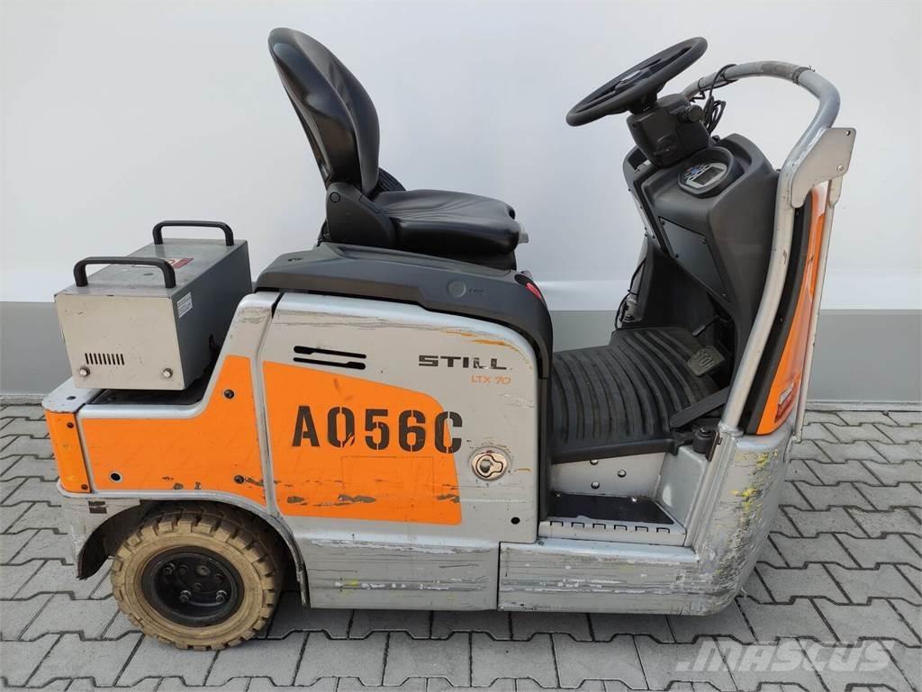 Still LTX-70 Towing trucks