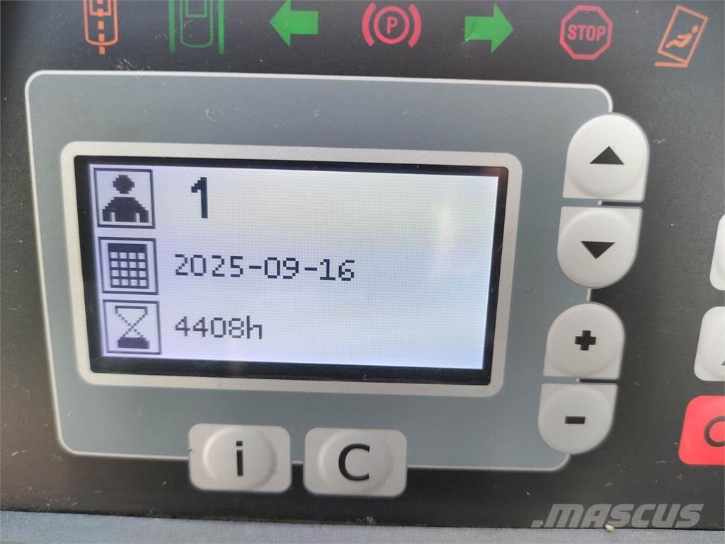 Toyota RRE160HH Reach trucks