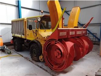 Mercedes-Benz Unimog 406