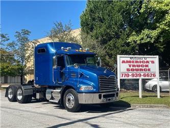 Mack CXU613