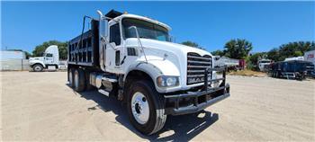 Mack GRANITE GU713