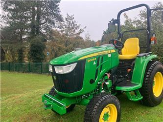 John Deere 3046R