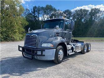 Mack CXU613 Pinnacle