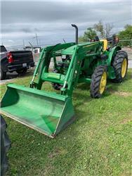 John Deere 5055E
