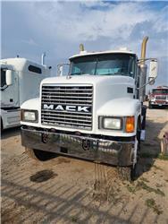Mack CH613