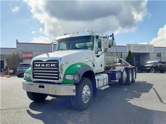 Mack Granite GU713