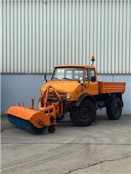 Mercedes-Benz Unimog 406