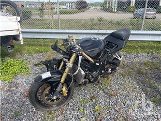 Suzuki GSX