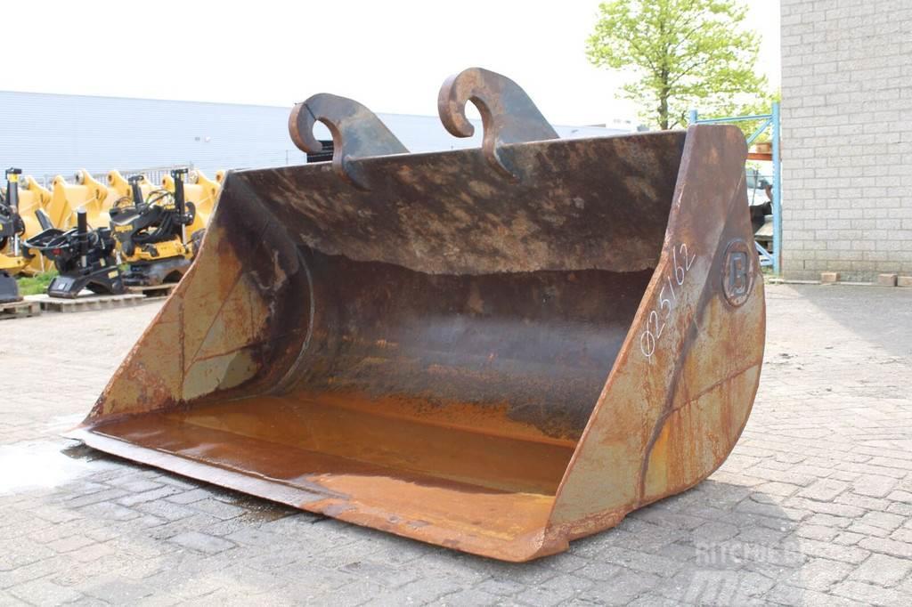  Ditch Cleaning Bucket NG-5-2300 Buckets