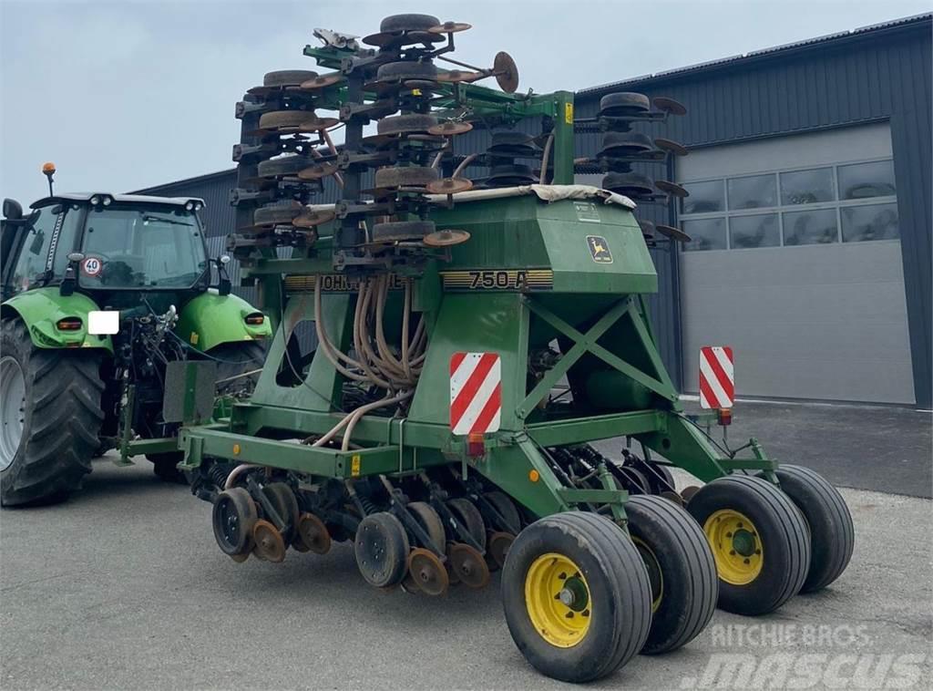 John Deere 750A Precision sowing machines