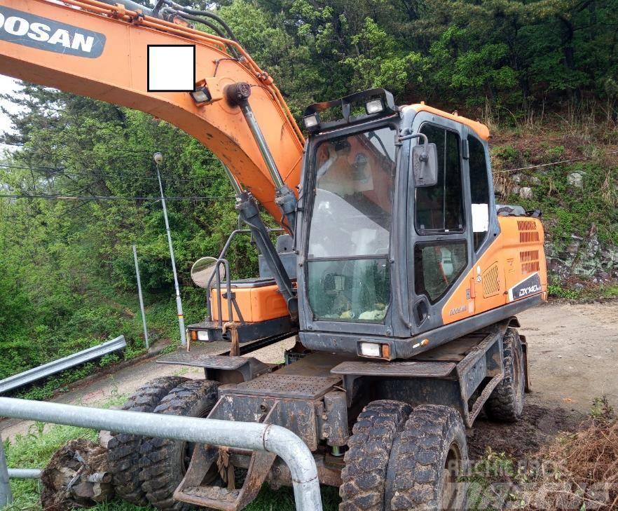 Doosan DX140W-5 Wheeled excavators