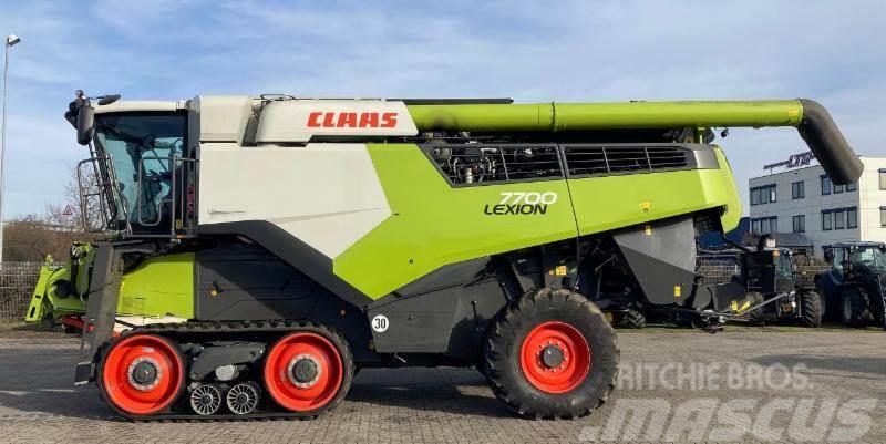 CLAAS LEXION 7700 TT Combine harvesters