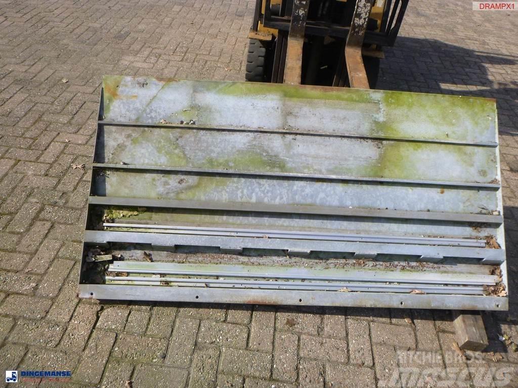  Onbekend Steel loading ramp Other components