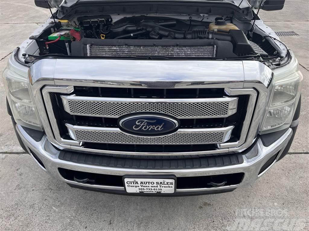 Ford F-550 Super Duty Flatbed / Dropside trucks