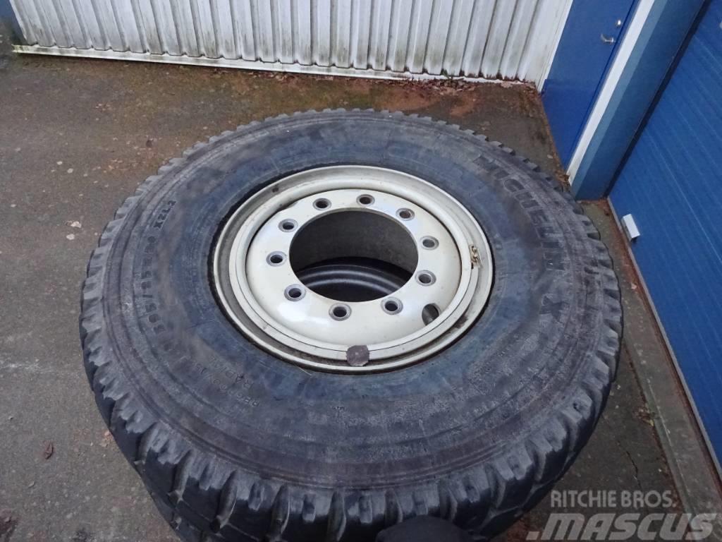  Michelin/Continental M+S 395/85R20 Tyres, wheels and rims
