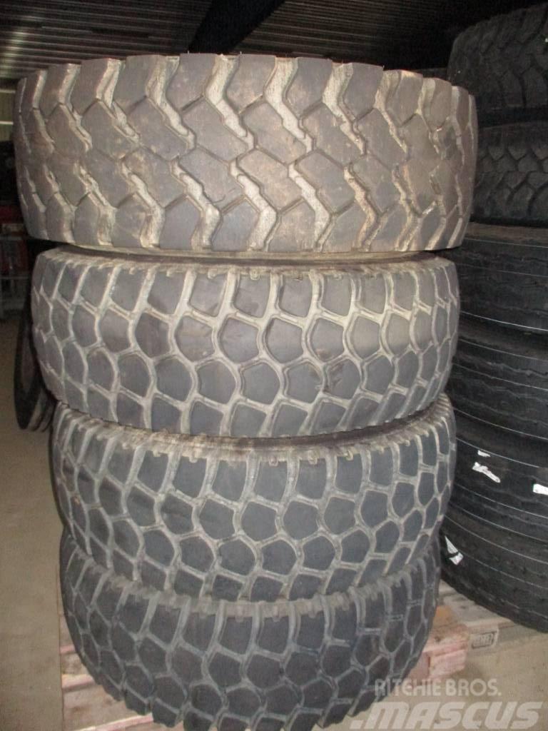  Michelin/Continental M+S 395/85R20 Tyres, wheels and rims