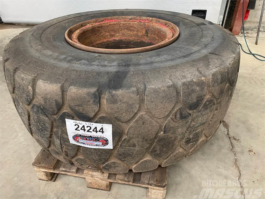  23.5xR25 Bridgestone dæk på fælg Tyres, wheels and rims