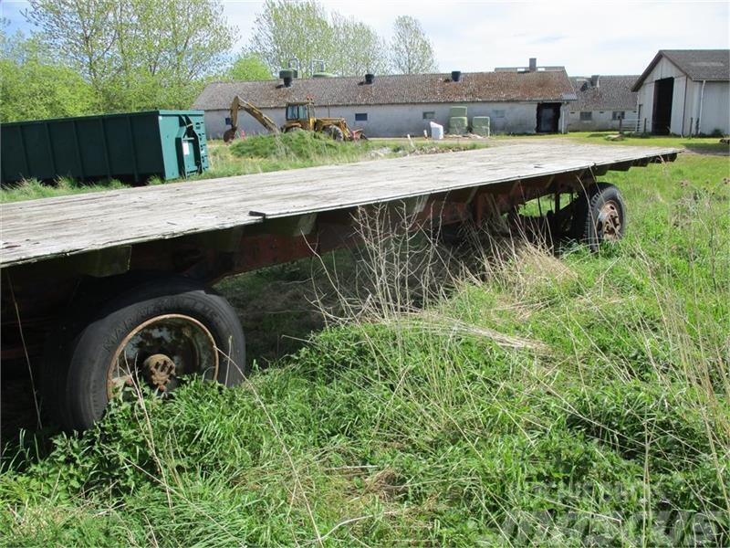  - - -  4 hjulet 2.5x10.4 meter med bremser Bale trailers