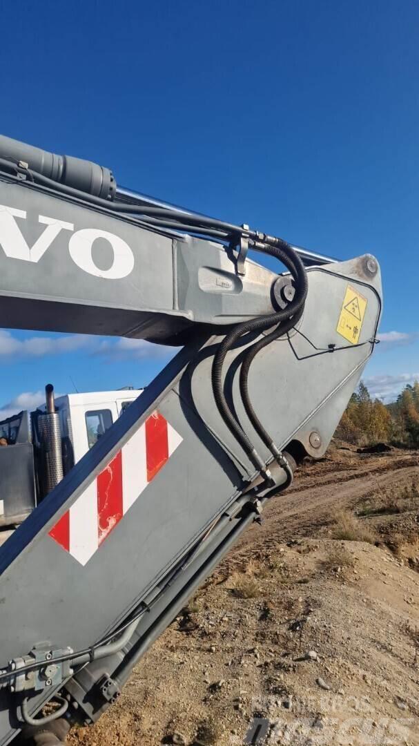 Volvo 210C Crawler excavators
