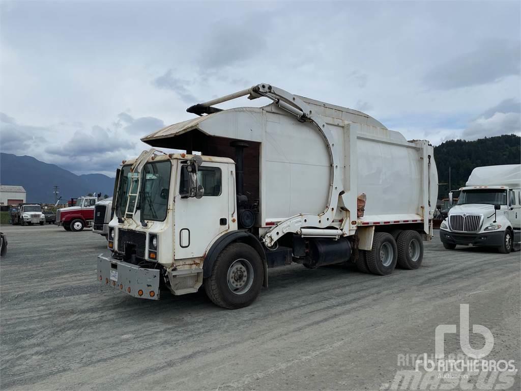 Mack MR688S Waste trucks