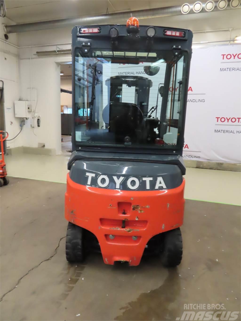 Toyota 8FBMT30 Electric forklift trucks