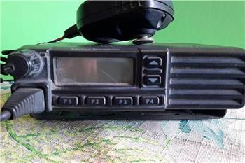  Motorola VX-2200 TWO WAY RADIO