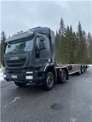 Iveco Trakker AD410T50 10x4 metsäkoneritilä