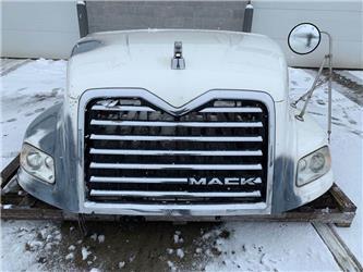 Mack Pinnacle CXU612