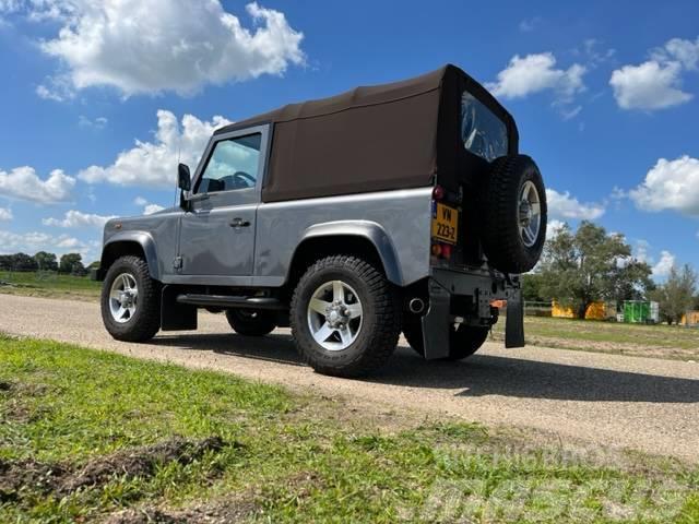 Land Rover Defender Iconic Edition 2017 only 8888 km Cars