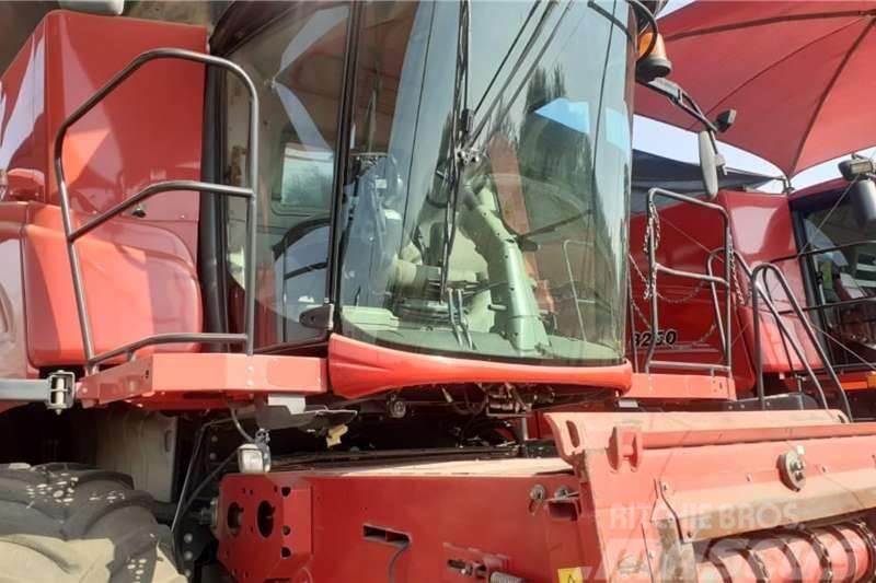 CASE 7230 2WD Combine Other trucks