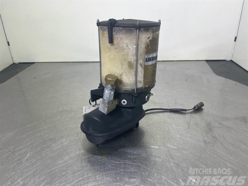 Liebherr A934C-10228443-Lubricating pump/Vetsmeerpomp Chassis and suspension