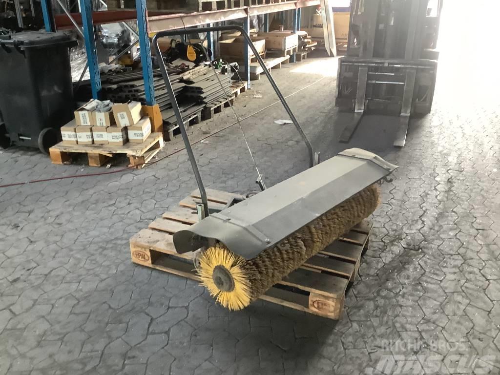 Fejemaskine 1,30 m til 2 hjuls traktor Sweepers