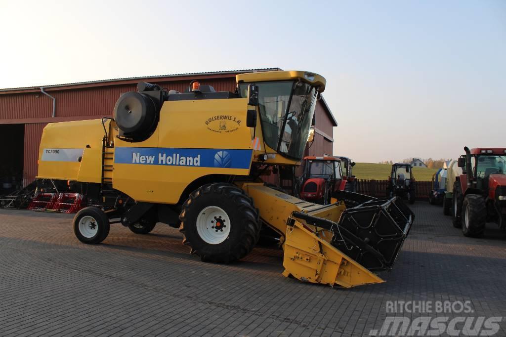 New Holland tc 5050.5060.54.5070 Combine harvesters