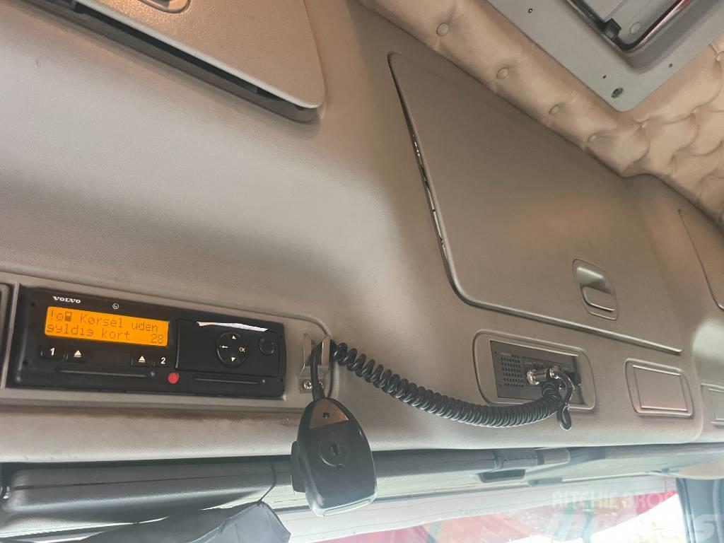 Volvo FM440 8x2 Cable lift demountable trucks