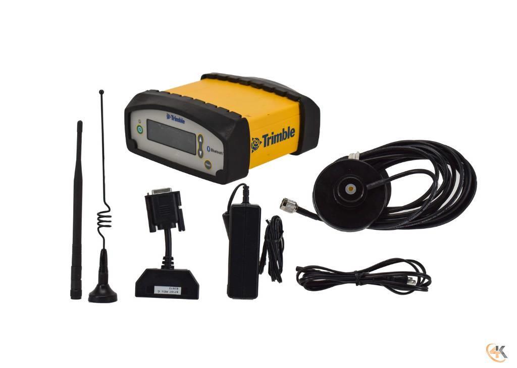 Trimble SNB900 GPS Radio Repeater w/ Internal 900MHz Radio Other components