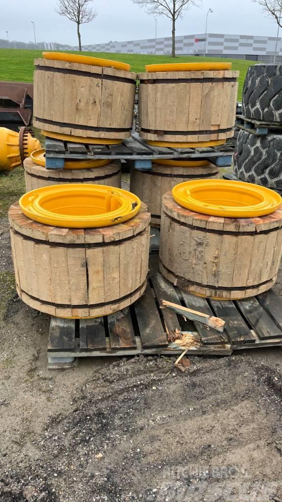 Volvo A30G Tyres, wheels and rims