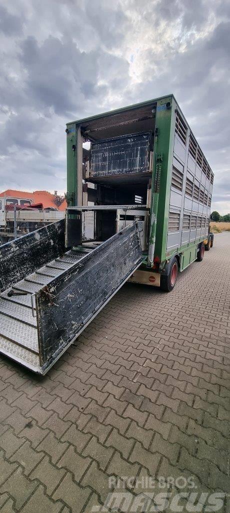  Przyczepa 2 osiowa do transportu zwierząt Animal transport trailers