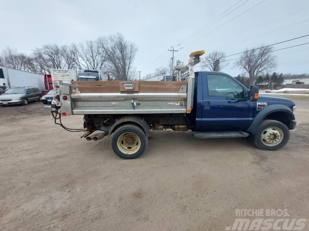 Ford F 550 XLT Snow blades and plows