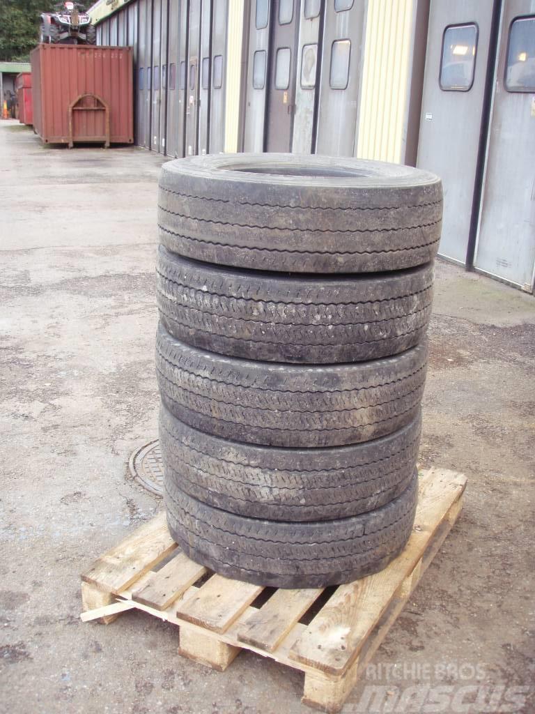 Continental 235/75-17,5 HT3 Tyres, wheels and rims