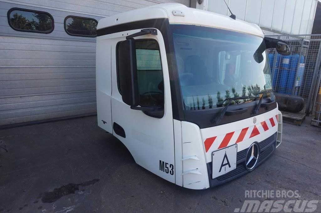 Mercedes-Benz ANTOS M CLASSICSPACE 2.3M TUNNEL 320 Cabins and interior