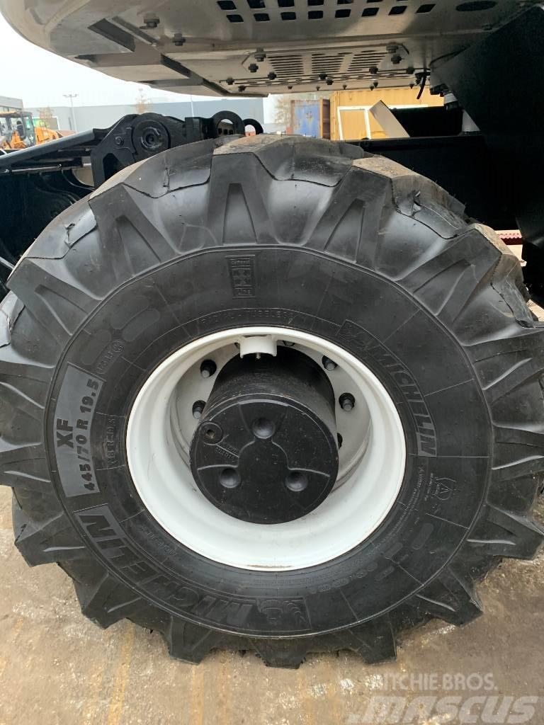 Michelin 18R 19.5 Tyres, wheels and rims