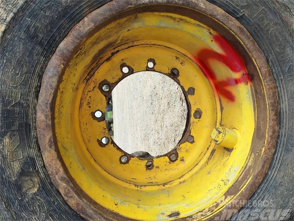 John Deere 1510 24x26,5 Tyres, wheels and rims